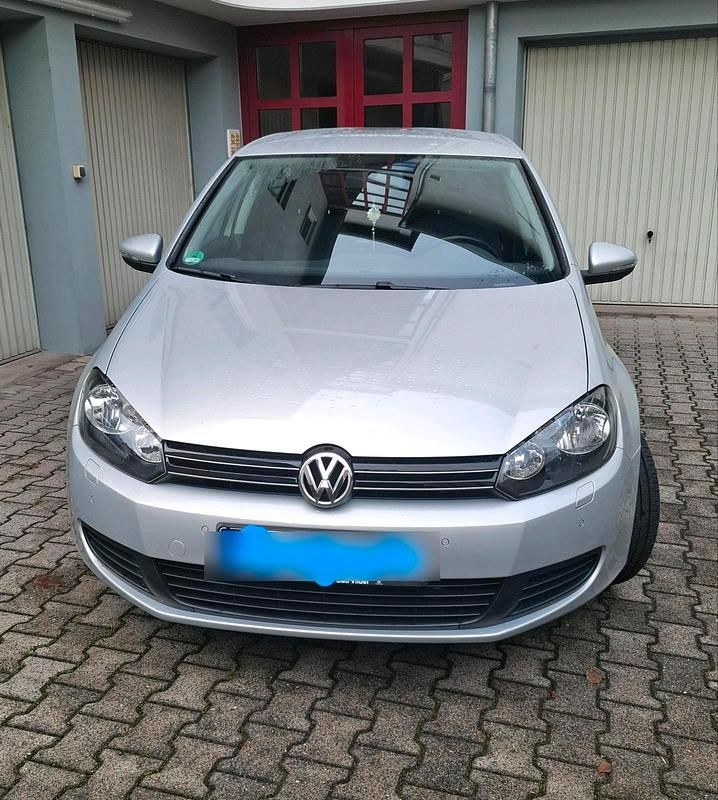 Silber Gebraucht 2012 VW Golf VI Kleinwagen | 10.499 € (Teuer) - Bild 1/4