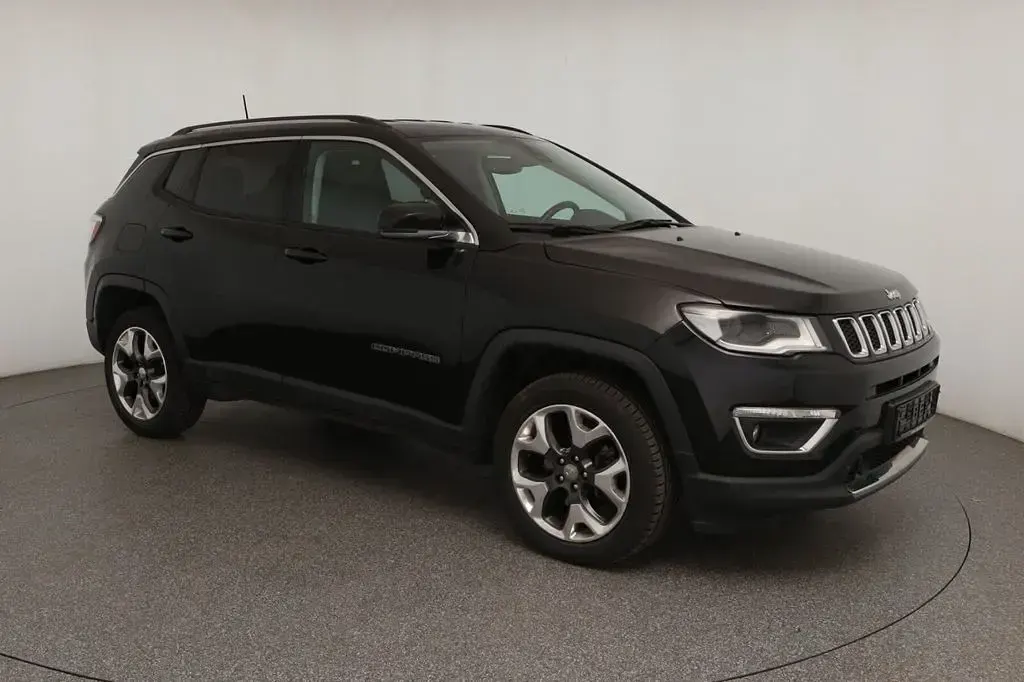 Gebraucht Jeep Compass Limited 170 PS (125 kW) 2019 Diamond black SUV