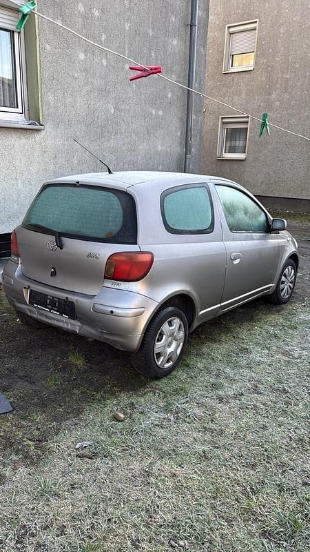 Gebraucht Toyota Yaris 87 PS (63 kW) 2003 Gold Kleinwagen