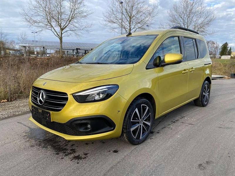 Limonitgelb Gebraucht 2023 Mercedes 180 Edition Limousine | 22.900 € (Fairer Preis) - Bild 1/4