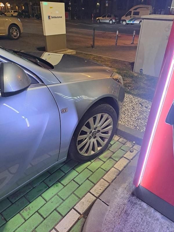 Gebraucht Opel Insignia 131 PS (96 kW) 2010 Silber Kombi