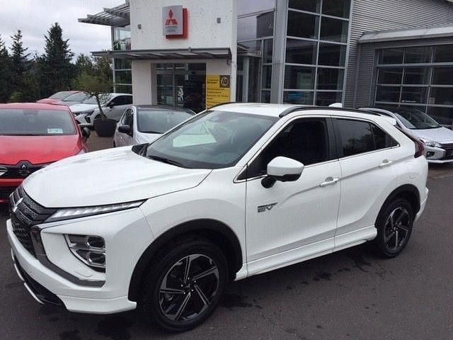 Gebraucht Mitsubishi Eclipse Cross Plus 188 PS (138 kW) 2024 Weiß SUV
