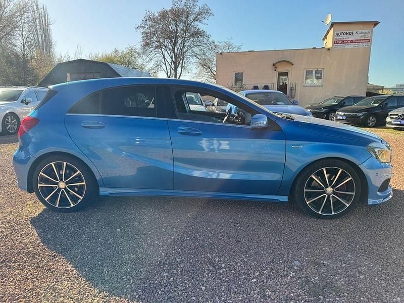 Gebraucht Mercedes A250 211 PS (155 kW) 2013 Blau Limousine