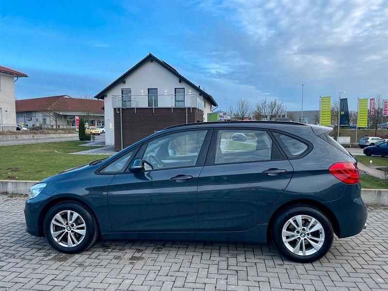 Gebraucht BMW 218 Active Tourer Advantage 150 PS (110 kW) 2017 Grau Van / Kleinbus