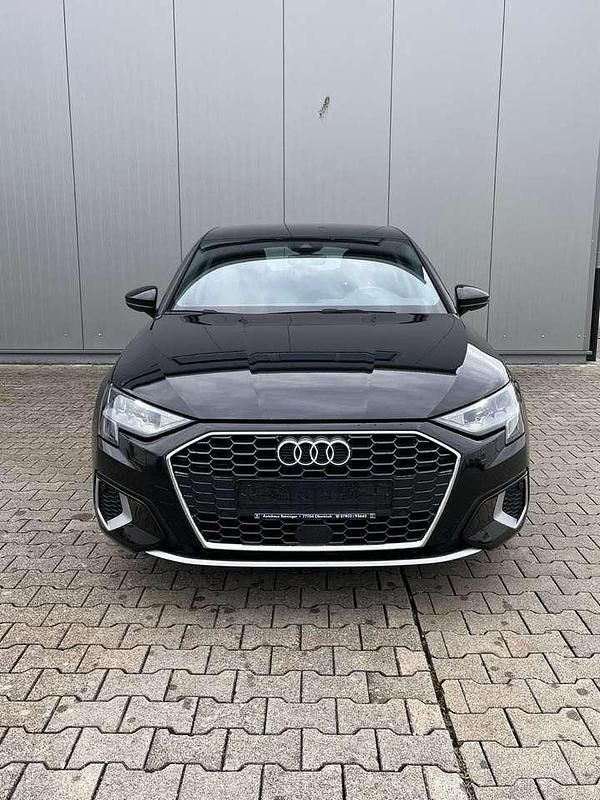 Mythosschwarz Gebraucht 2021 Audi A3 Sportback Advanced Kombi | 24.995 € (Fairer Preis) - Bild 1/4
