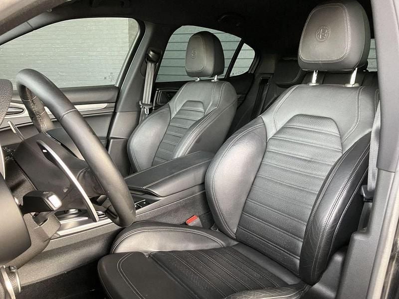 Gebraucht Alfa Romeo Stelvio Super 179 PS (131 kW) 2017 Schwarz SUV