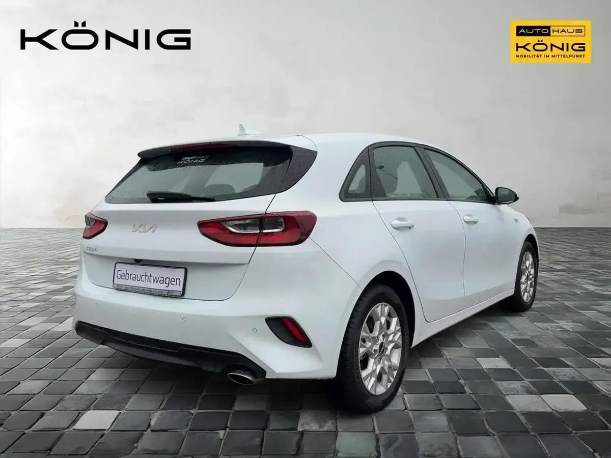 Gebraucht Kia Ceed Edition 7 2023 Cararraweiss Kleinwagen