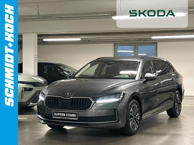 Neu Skoda Superb Selection 150 PS (110 kW) 2026 Graphite grau (grau) Kombi