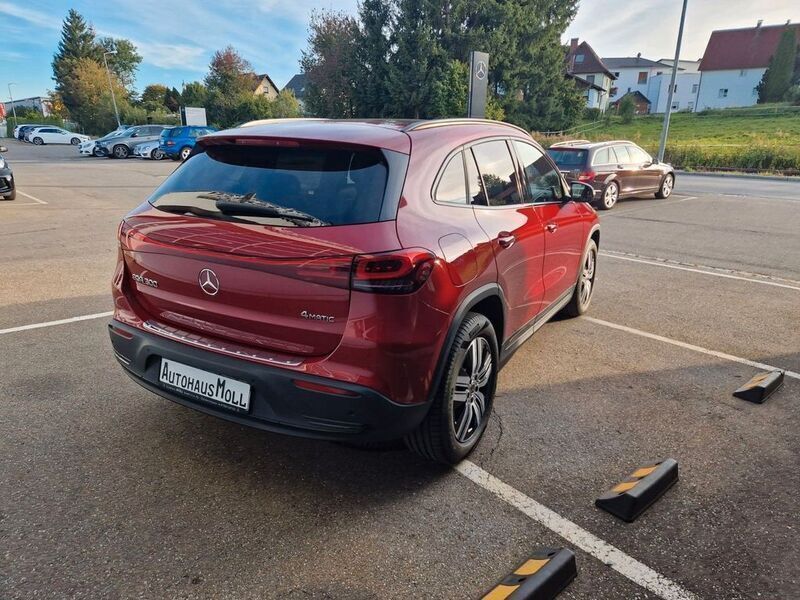 Gebraucht Mercedes EQA300 Progressive 167 kW (228 PS) 2022 Patagonienrot  metalliclack SUV