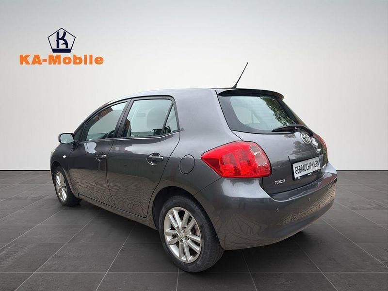Gebraucht Toyota Auris Team 124 PS (91 kW) 2008 Grau Limousine