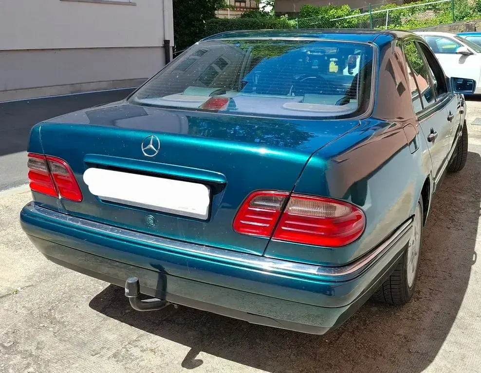 Gebraucht Mercedes E320 Elegance 224 PS (164 kW) 1997 Grün Limousine