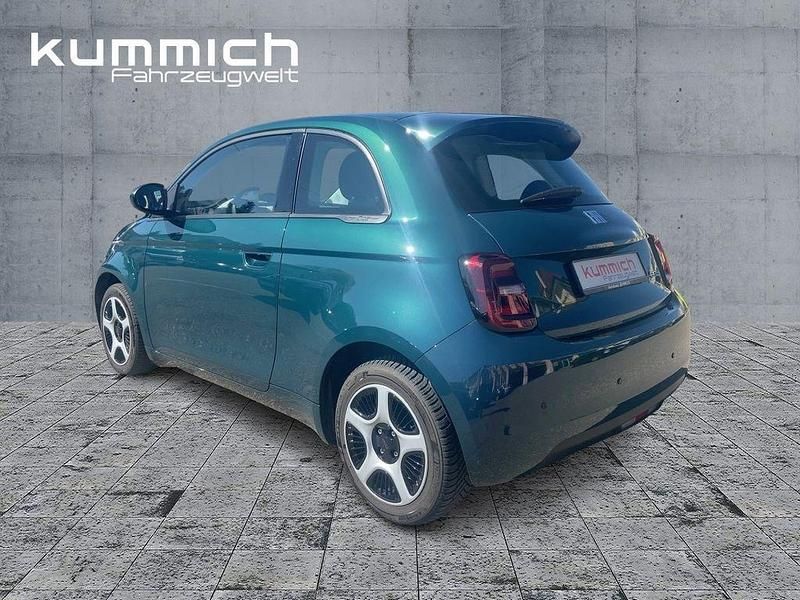 Gebraucht Fiat 500e Action 69 kW (95 PS) 2023 Grün Limousine