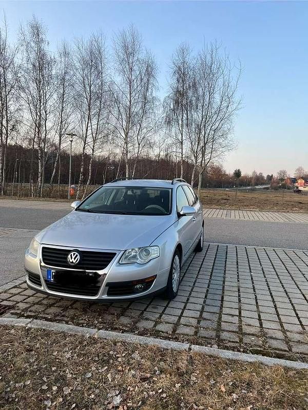 Gebraucht VW Passat 140 PS (102 kW) 2010 Grau Kombi