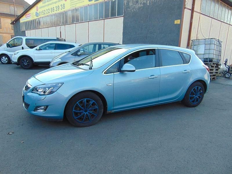 Gebraucht Opel Astra Cosmo 116 PS (85 kW) 2009 Blau Limousine