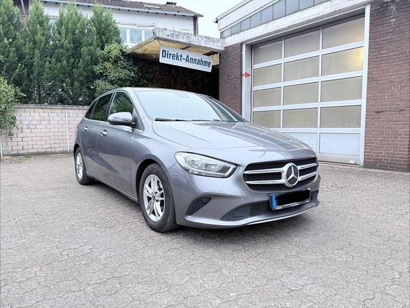 Gebraucht Mercedes B180 116 PS (85 kW) 2020 Grau Van / Kleinbus