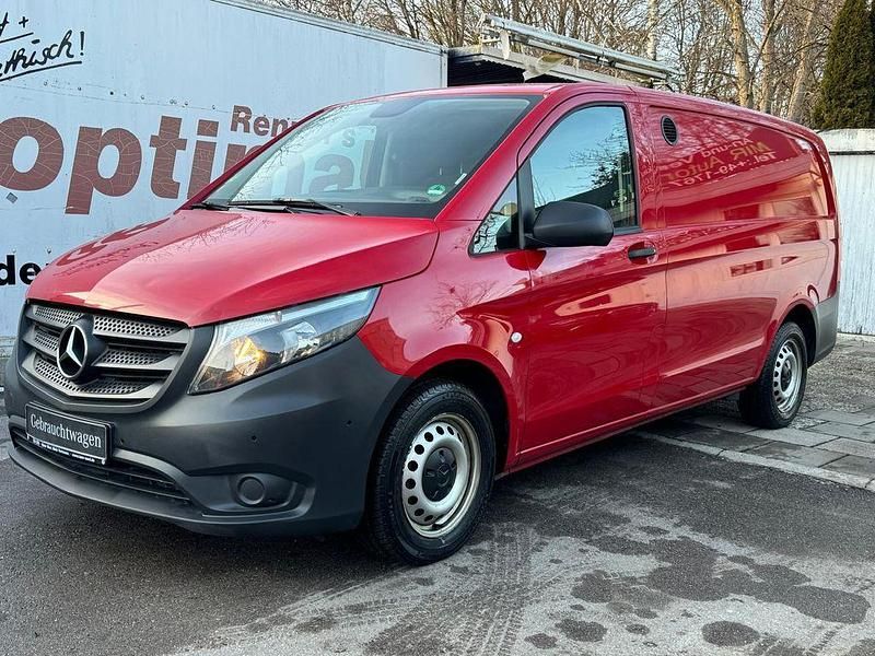 Gebraucht Mercedes Vito 102 PS (75 kW) 2021 Rot Van