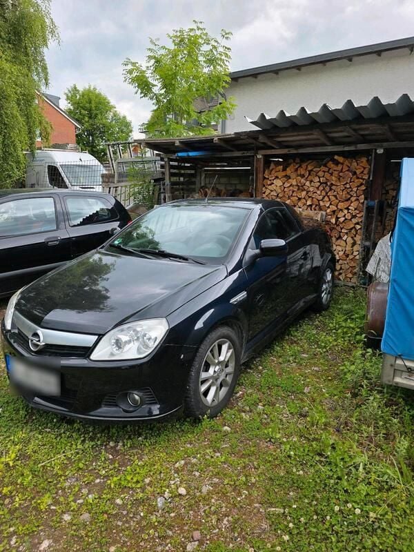 Schwarz Gebraucht 2006 Opel Tigra Cabrio | 2.000 € (Fairer Preis) - Bild 1/4