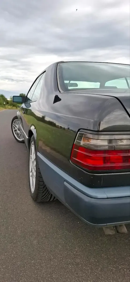 Gebraucht Mercedes 300 169 PS (124 kW) 1988 Schwarz Coupé