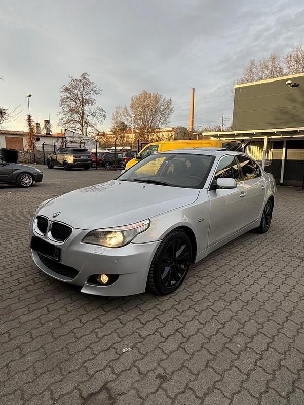 Gebraucht BMW 520 177 PS (130 kW) 2005 Silber Limousine
