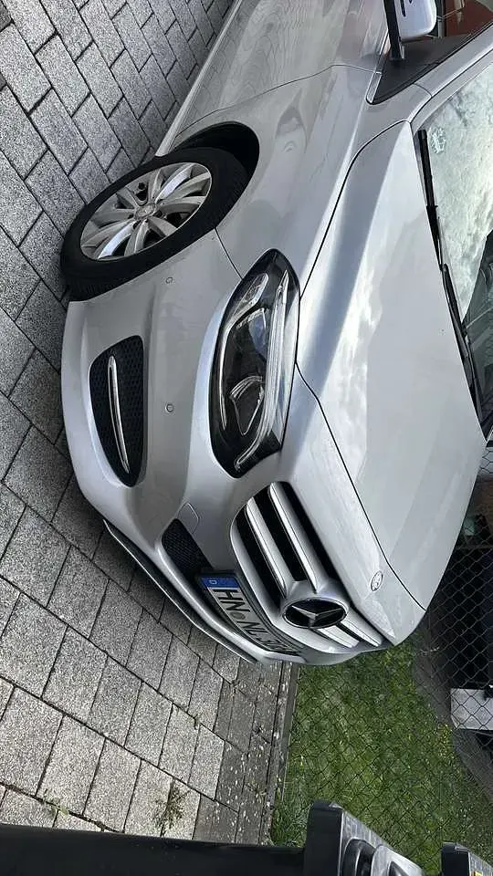Gebraucht Mercedes B180 109 PS (80 kW) 2016 Grau Kleinwagen