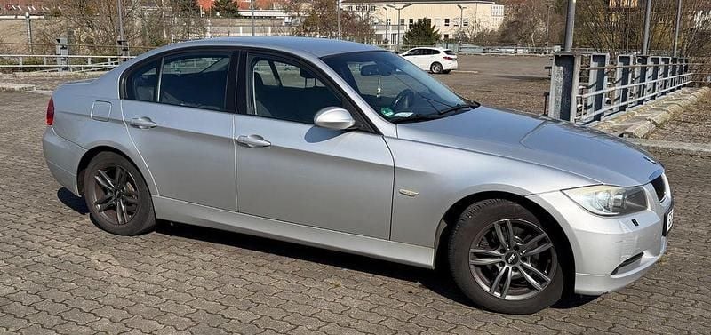 Gebraucht BMW 318 143 PS (105 kW) 2008 Silber Limousine