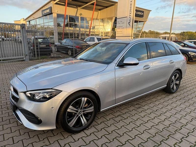 Gebraucht Mercedes C180 170 PS (125 kW) 2024 Silber Kombi