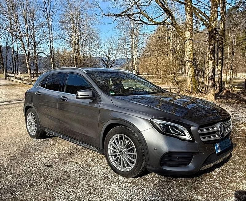 Grau Gebraucht 2019 Mercedes GLA250 SUV | 25.100 € (Fairer Preis) - Bild 1/4