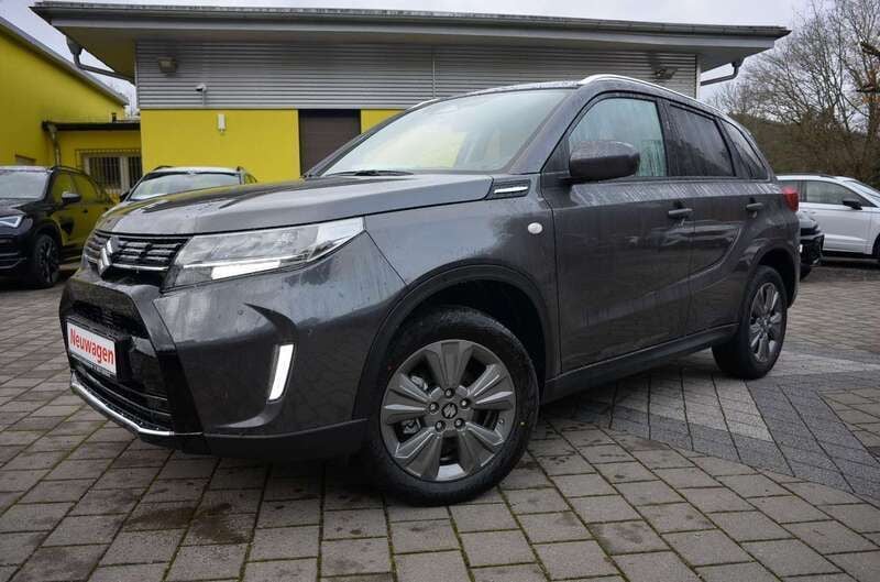 Titan dark gray pearl metallic Neu 2024 Suzuki Vitara SUV | 21.480 € (Guter Preis) - Bild 1/4