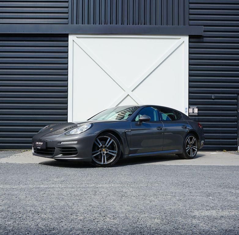 Grau Gebraucht 2014 Porsche Panamera Limousine | 28.900 € (Fairer Preis) - Bild 1/4