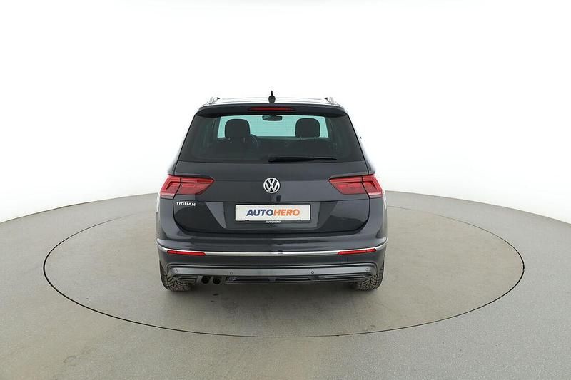Gebraucht VW Tiguan Highline 150 PS (110 kW) 2020 Grau SUV