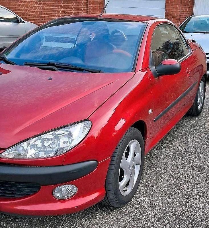 Rot Gebraucht 2003 Peugeot 206 CC Cabrio | 1.050 € (Guter Preis) - Bild 1/4