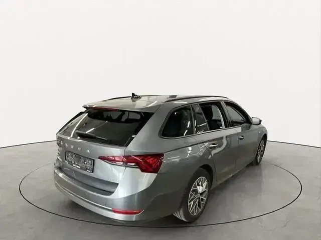 Gebraucht Skoda Octavia Ambition 150 PS (110 kW) 2022 Grau Kombi