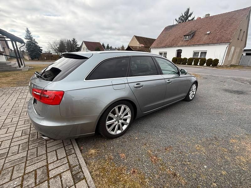 Gebraucht Audi A6 204 PS (150 kW) 2011 Grau Kombi