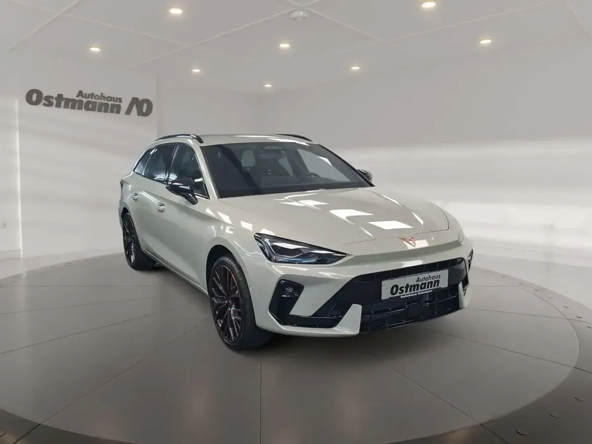 Neu Cupra Leon VZ 177 PS (130 kW) 2026 Taigagrau Kombi