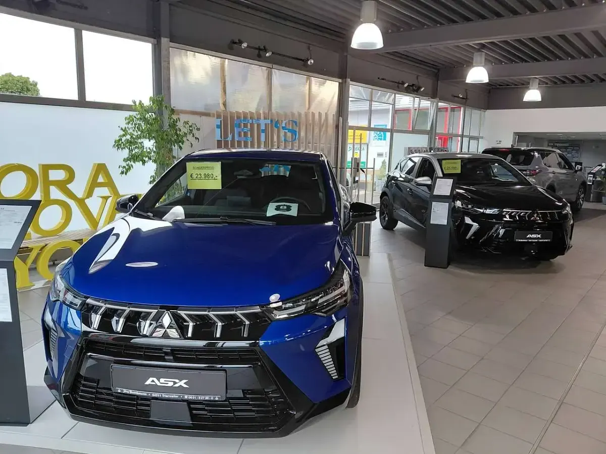 Neu Mitsubishi ASX Diamant Edition 114 PS (83 kW) 2026 Aurorarot SUV