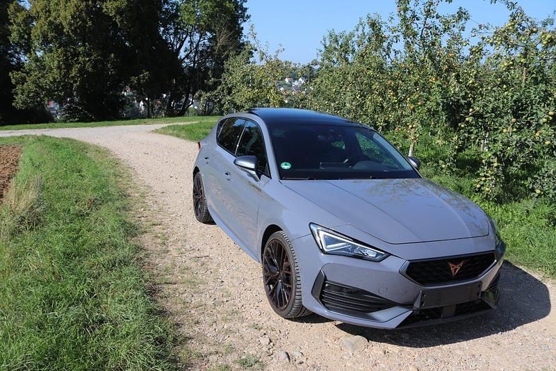 Grau Gebraucht 2021 Cupra Leon VZ Coupé | 23.500 € (Fairer Preis) - Bild 1/4