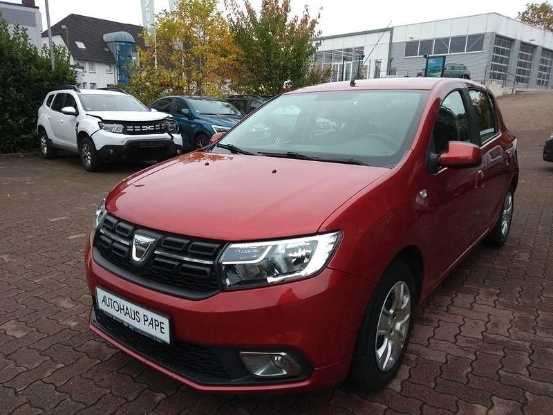 Flammenrot Gebraucht 2017 Dacia Sandero Lauréate Kleinwagen | 7.440 € (Etwas zu teuer) - Bild 1/4