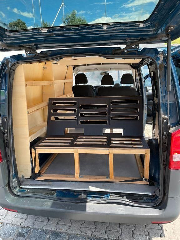 Blau Gebraucht 2015 Mercedes Vito Van / Kleinbus | 10.500 € (Etwas zu teuer) - Bild 1/4