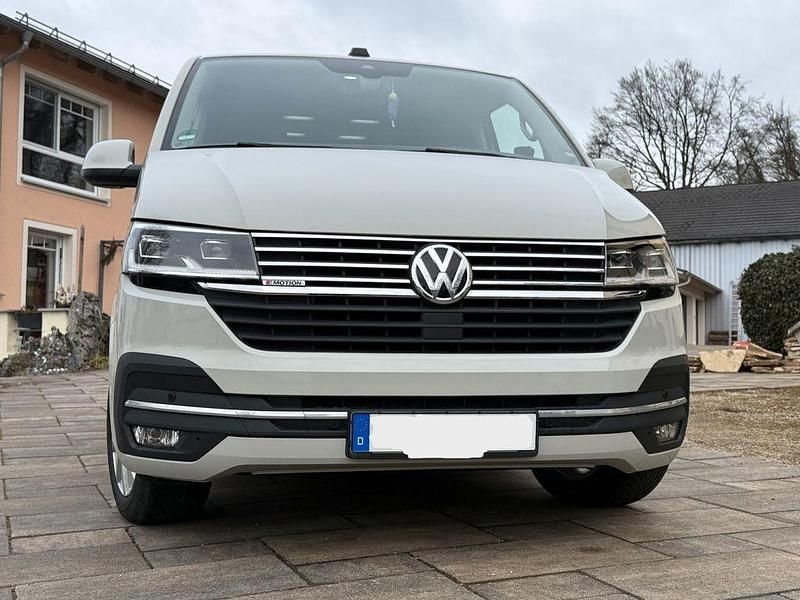 Gebraucht VW Multivan 150 PS (110 kW) 2022 Grau Van