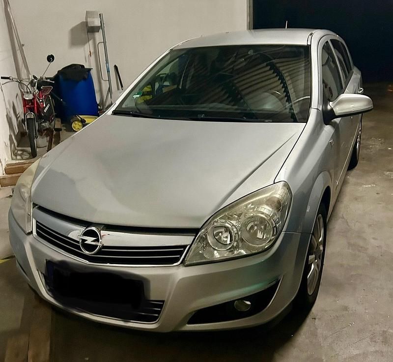 Silber Gebraucht 2008 Opel Astra Kleinwagen | 2.199 € (Fairer Preis) - Bild 1/4