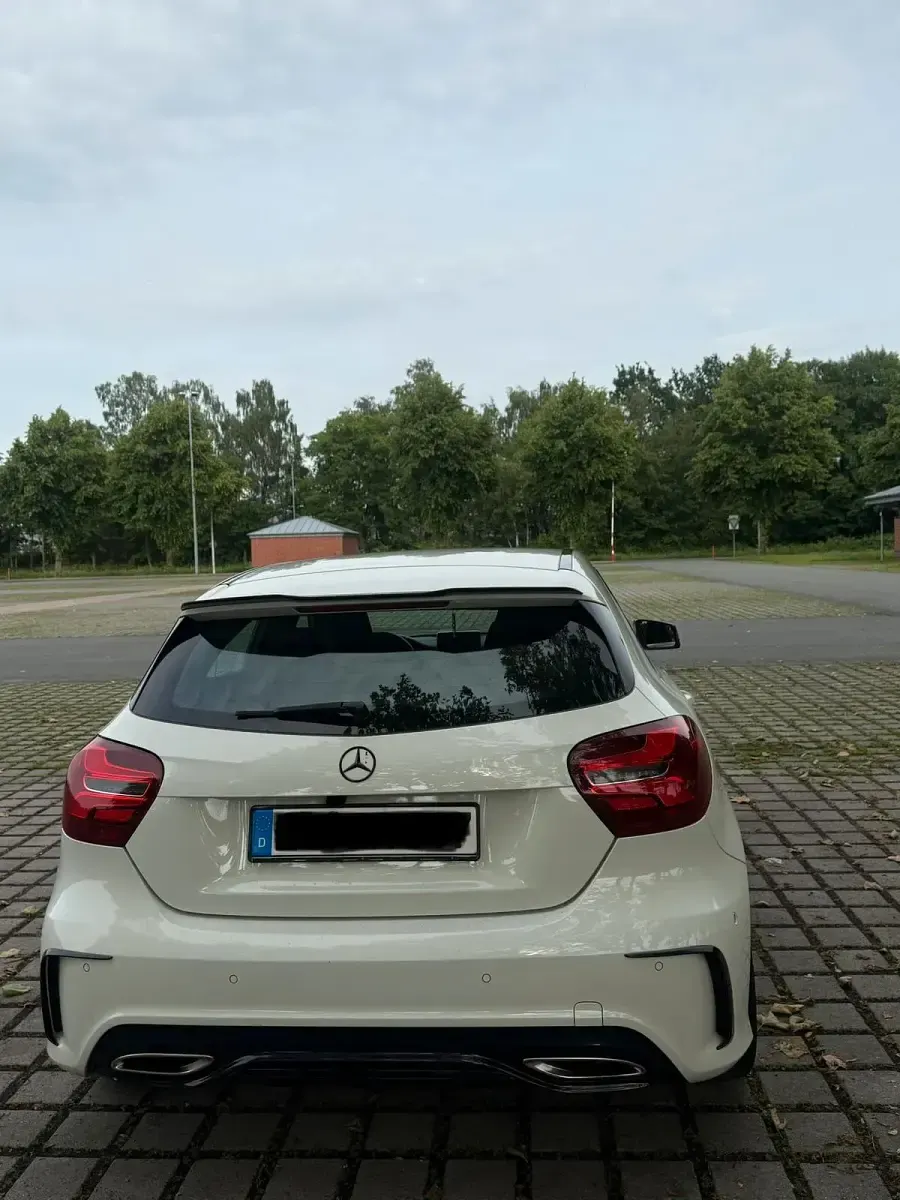 Gebraucht Mercedes A180 AMG 122 PS (89 kW) 2015 Weiß Kombi