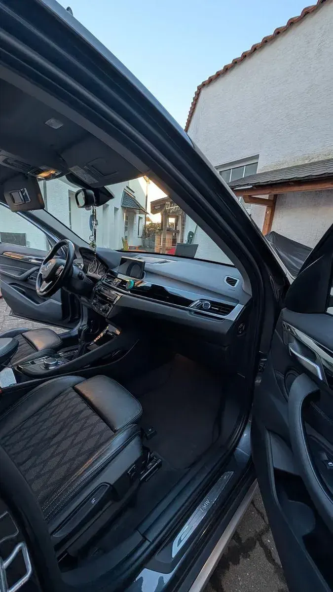 Używany BMW X1 190 KM (139 kW) 2017 Szary SUV