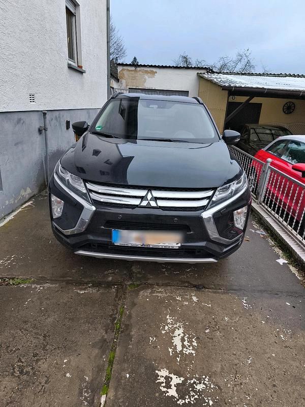 Schwarz Gebraucht 2018 Mitsubishi Eclipse Cross SUV | 17.700 € (Fairer Preis) - Bild 1/4