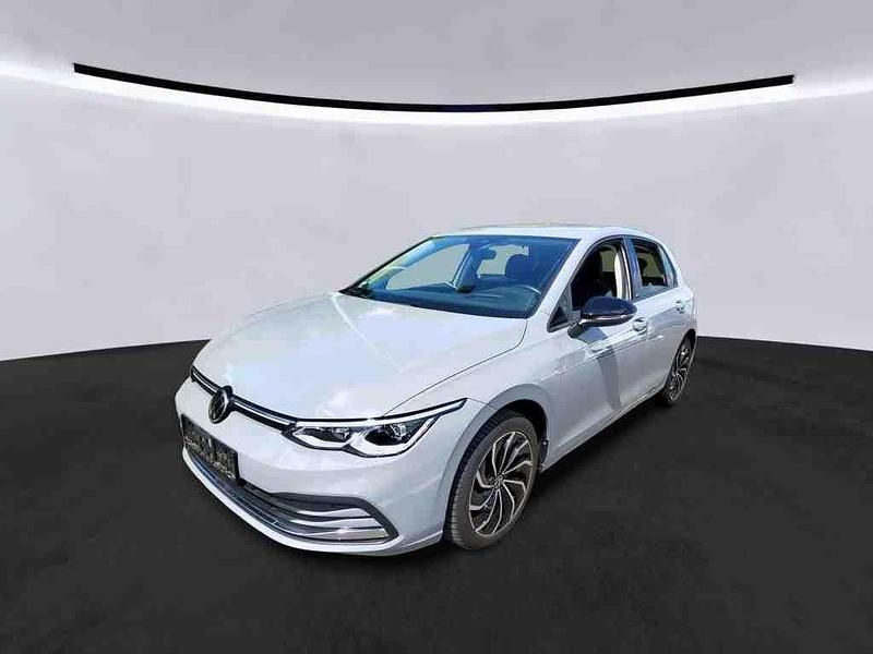 Grau Gebraucht 2023 VW Golf VIII Life Limousine | 23.930 € (Fairer Preis) - Bild 1/1
