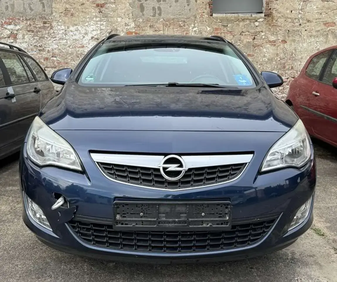 Gebraucht Opel Astra Design Edition 116 PS (85 kW) 2011 Blau Kombi