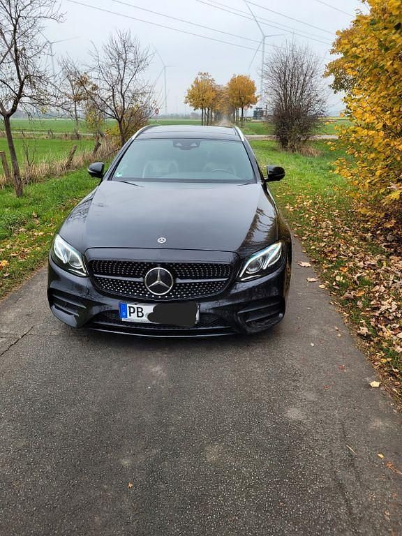 Gebraucht Mercedes E220 194 PS (142 kW) 2017 Schwarz Limousine