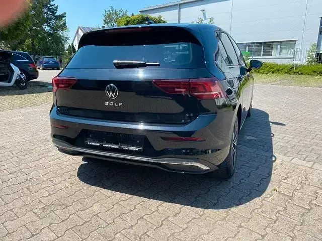 Gebraucht VW Passat Elegance 150 PS (110 kW) 2025 Grau Kombi