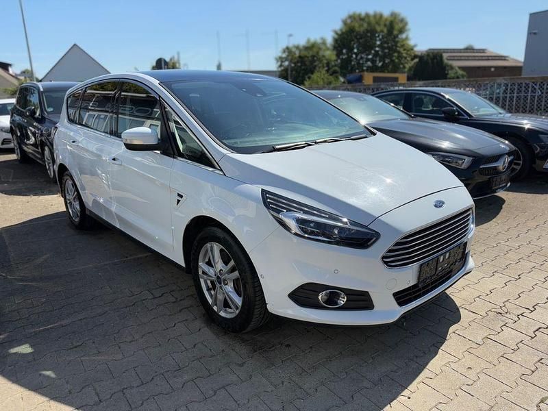Gebraucht Ford S-MAX Titanium 190 PS (139 kW) 2019 Weiß Van / Kleinbus