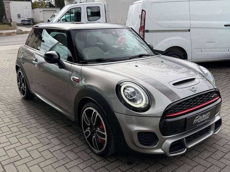 Gebraucht Mini John Cooper Works 231 PS (169 kW) 2019 Silber Kleinwagen