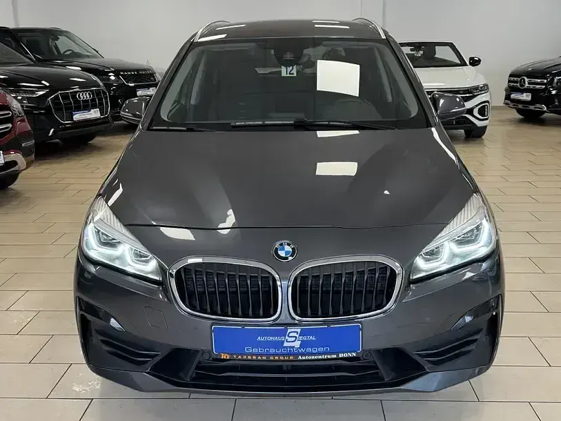 Gebraucht BMW 220 Gran Tourer Advantage 190 PS (139 kW) 2022 Grau Van / Kleinbus